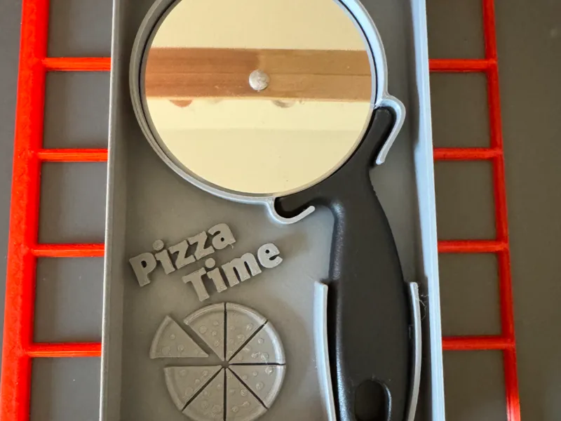 Pizza cutter tray