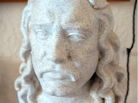 Eli Bust