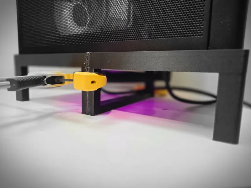 Lian Li Dan A3 Vertical Stand: Lite 