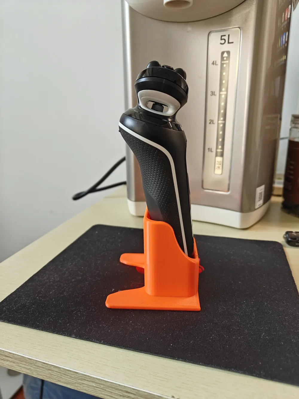 Shaver Stand (fits Braun, Panasonic shavers, remote control) - Free 3D ...