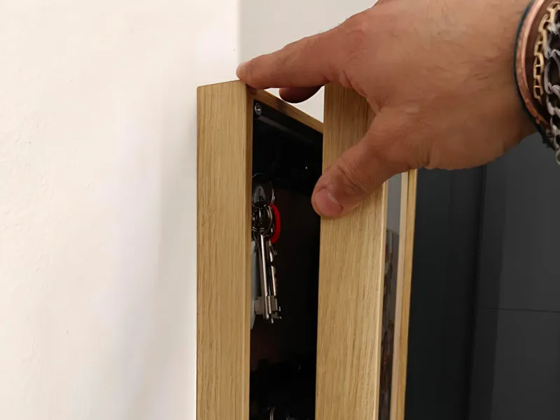 Hidden Key Holder / Appendichiavi - IKEA Rödalm