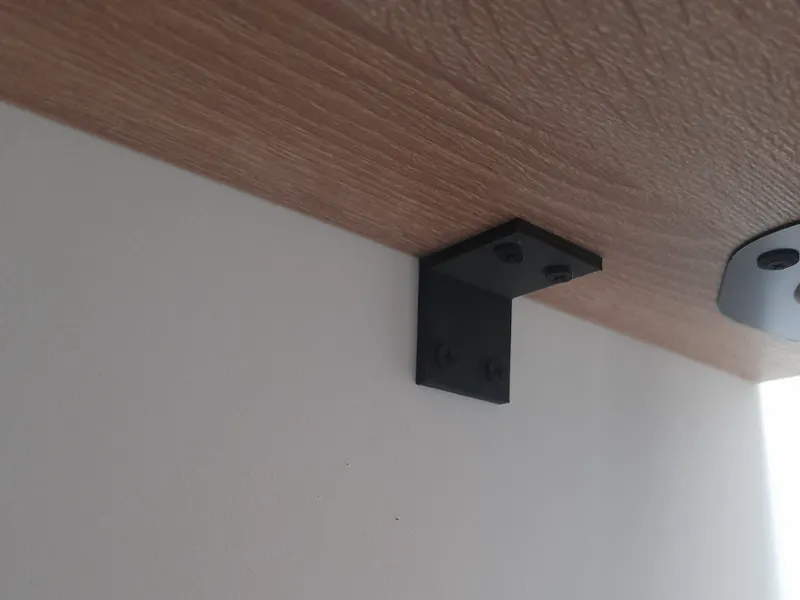 TABLE HANDLE