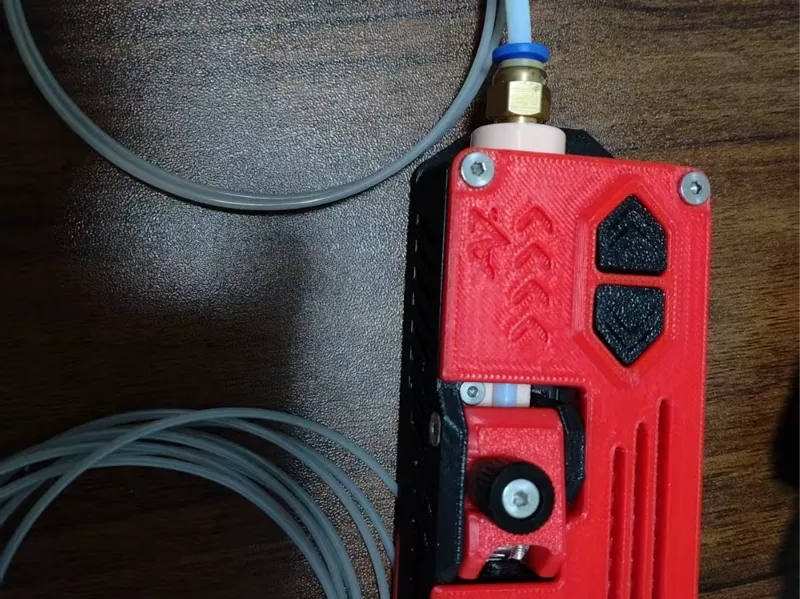 fly耗材缓冲器中的接头改PC4-M6气动快插接头