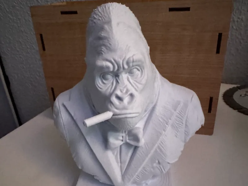 Affenstatue mit Zigarre