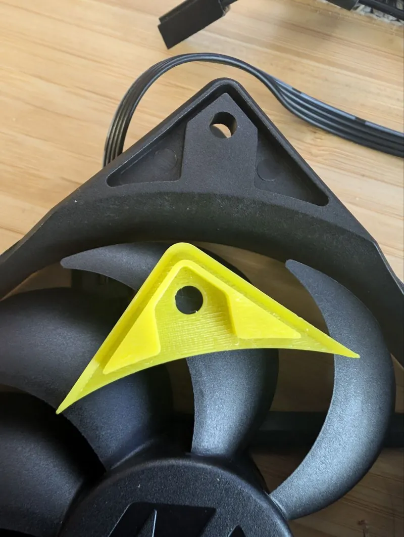 Endorfy Stratus 120 PWM anti-vibration pad