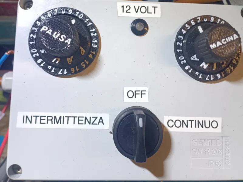 manopola per potenziometro con diametro 6mm 