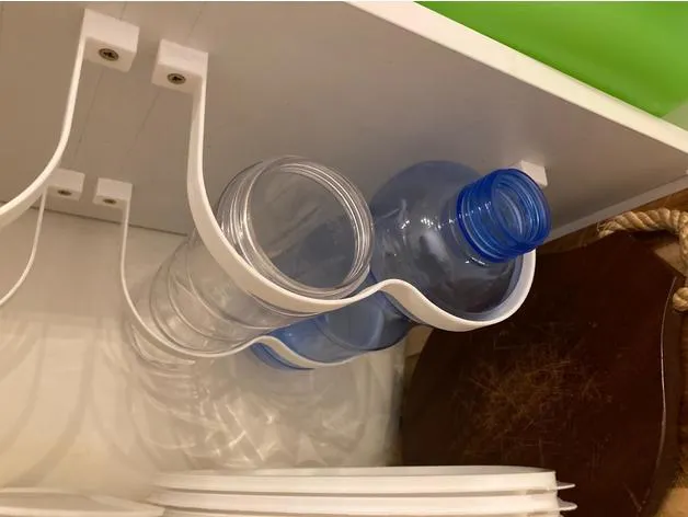 Suspended bottle holder (Bottle storage rack)