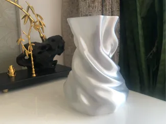 丝绸质感褶皱花瓶