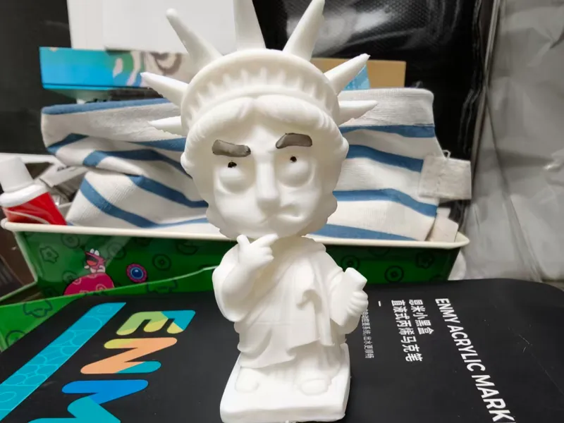 自由大卫雕像笔筒