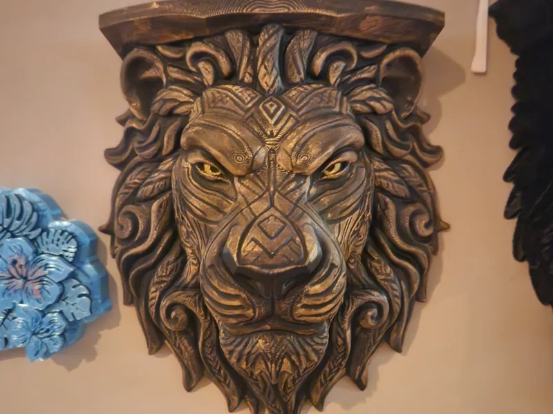 Lion shelf