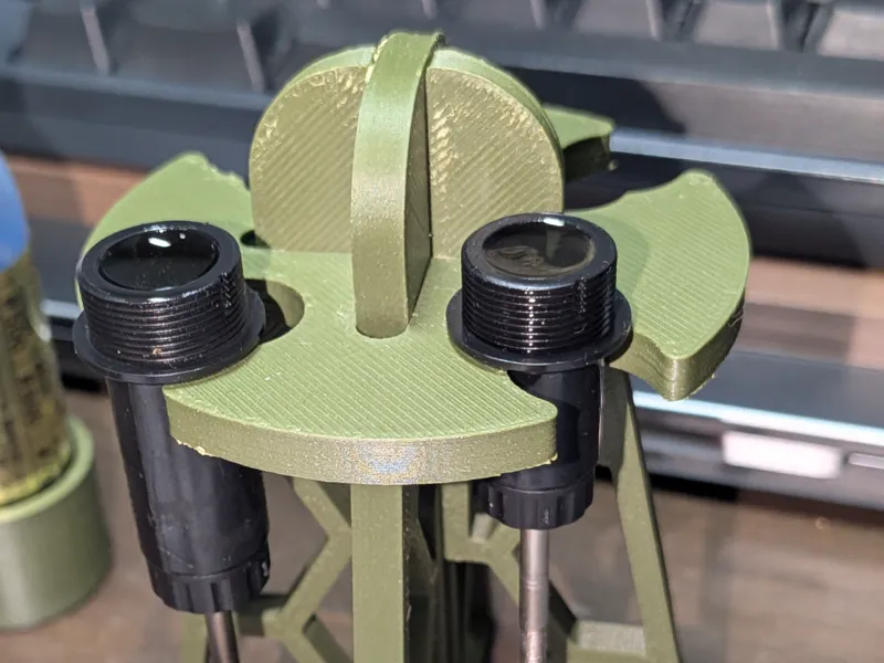 maintenance stand for dumpers of RC Car