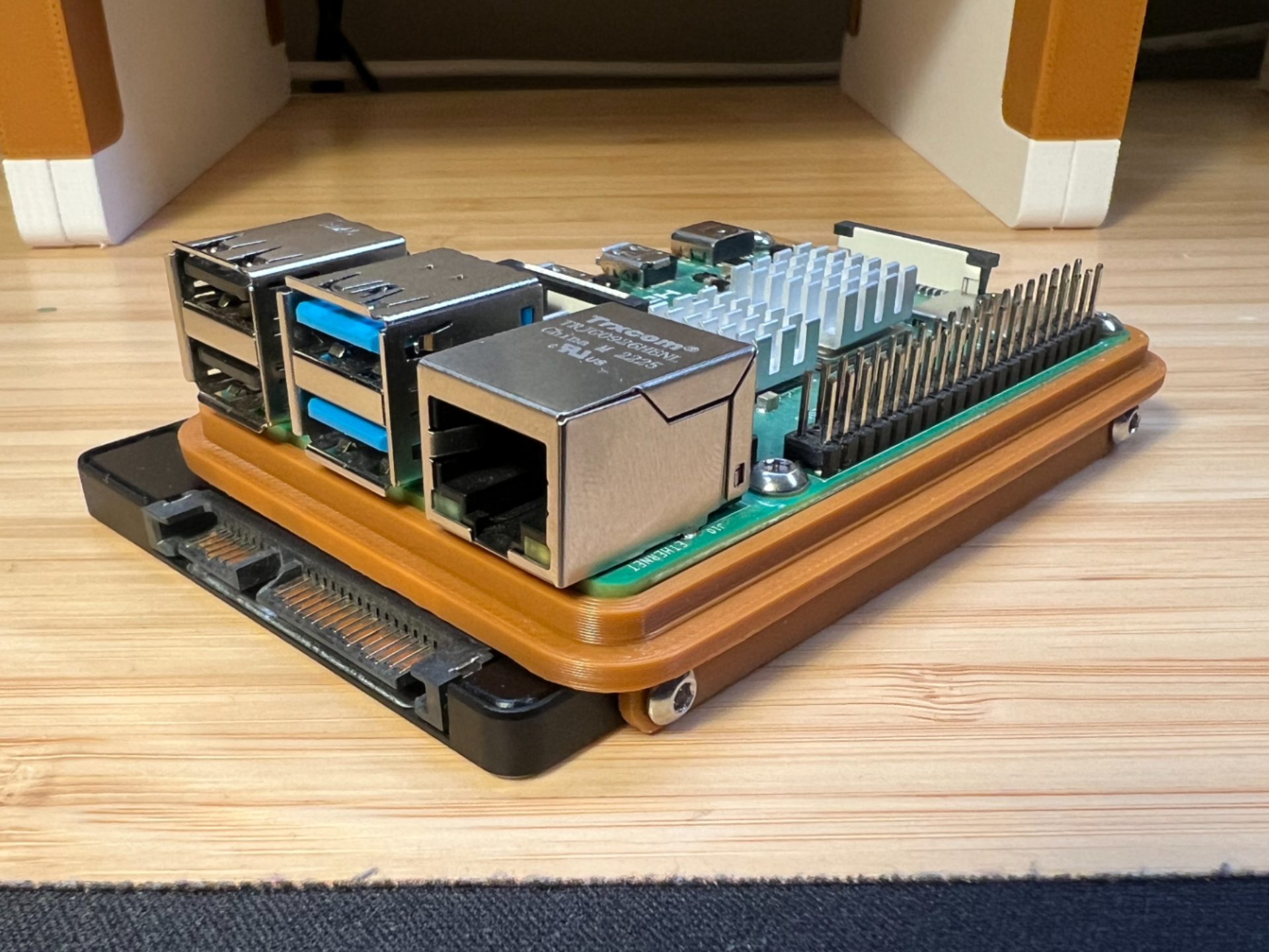 Raspberry pi and 2.5 inch ssd case