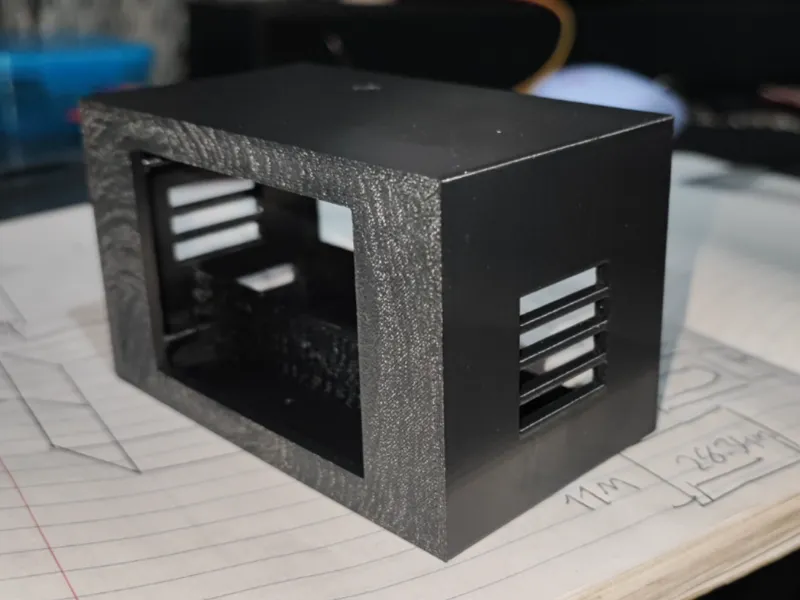 Caja para esp32 y pantalla TFT 2.4 pulgadas