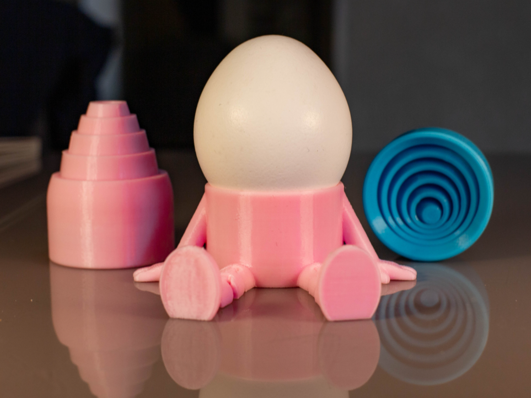 Easter egg fidget flexy spinner stand