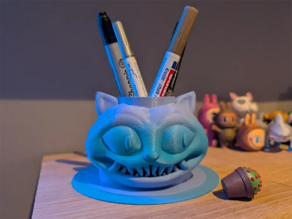Derpy Tiger Pen Holder Free 3D Print Model MakerWorld derpy-tiger-pen-holder-free-3d-print-model-makerworld