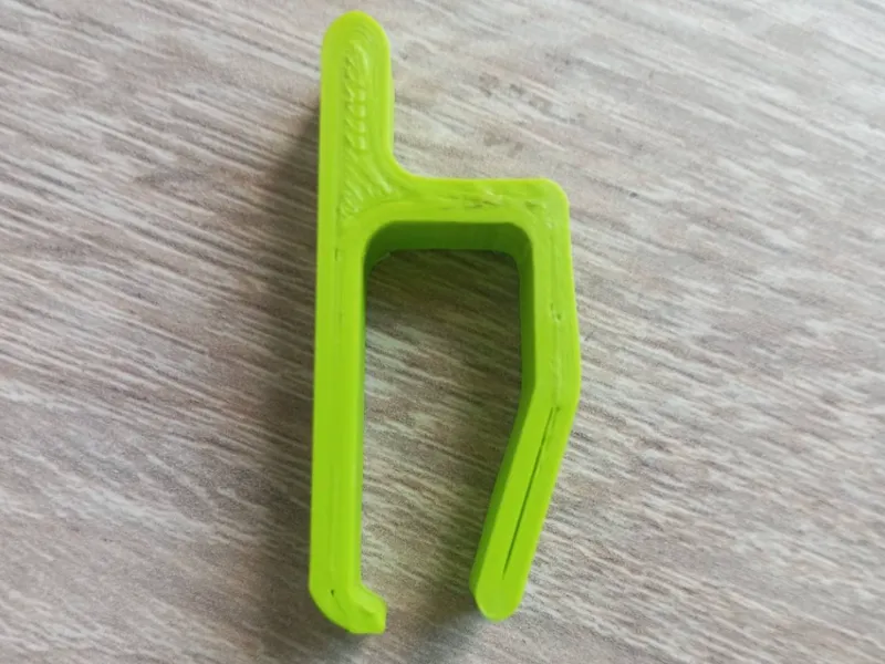 Towel clip for oven handle