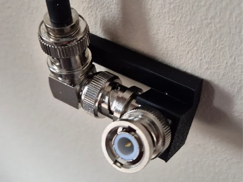 FTX-1 uhf-vhf whip vertical support.