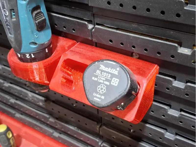 Makita Akkuschrauber + Akkus 10.8V Halter