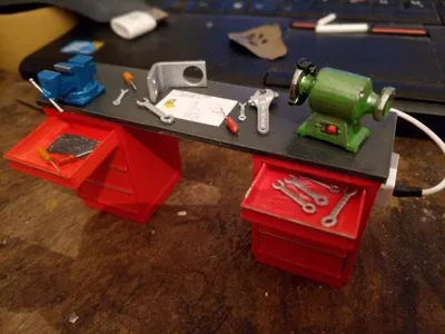Workbench Diorama, Vice ....