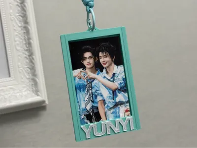 Yunyi Portable Card Holder