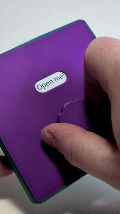 Unlocking Gift Box - 5 Messages