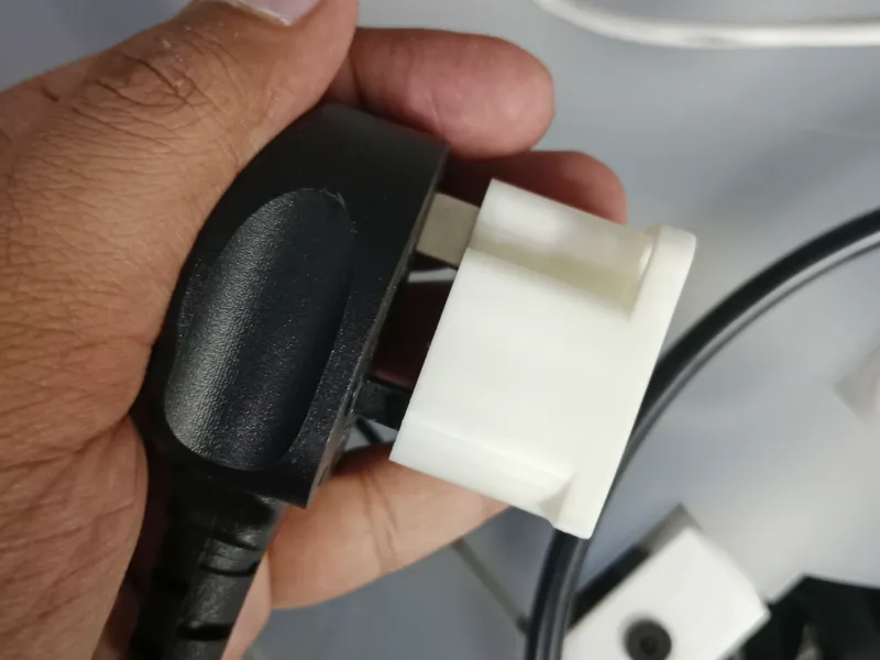 Type G Plug (UK) Holder with M5 screw. 