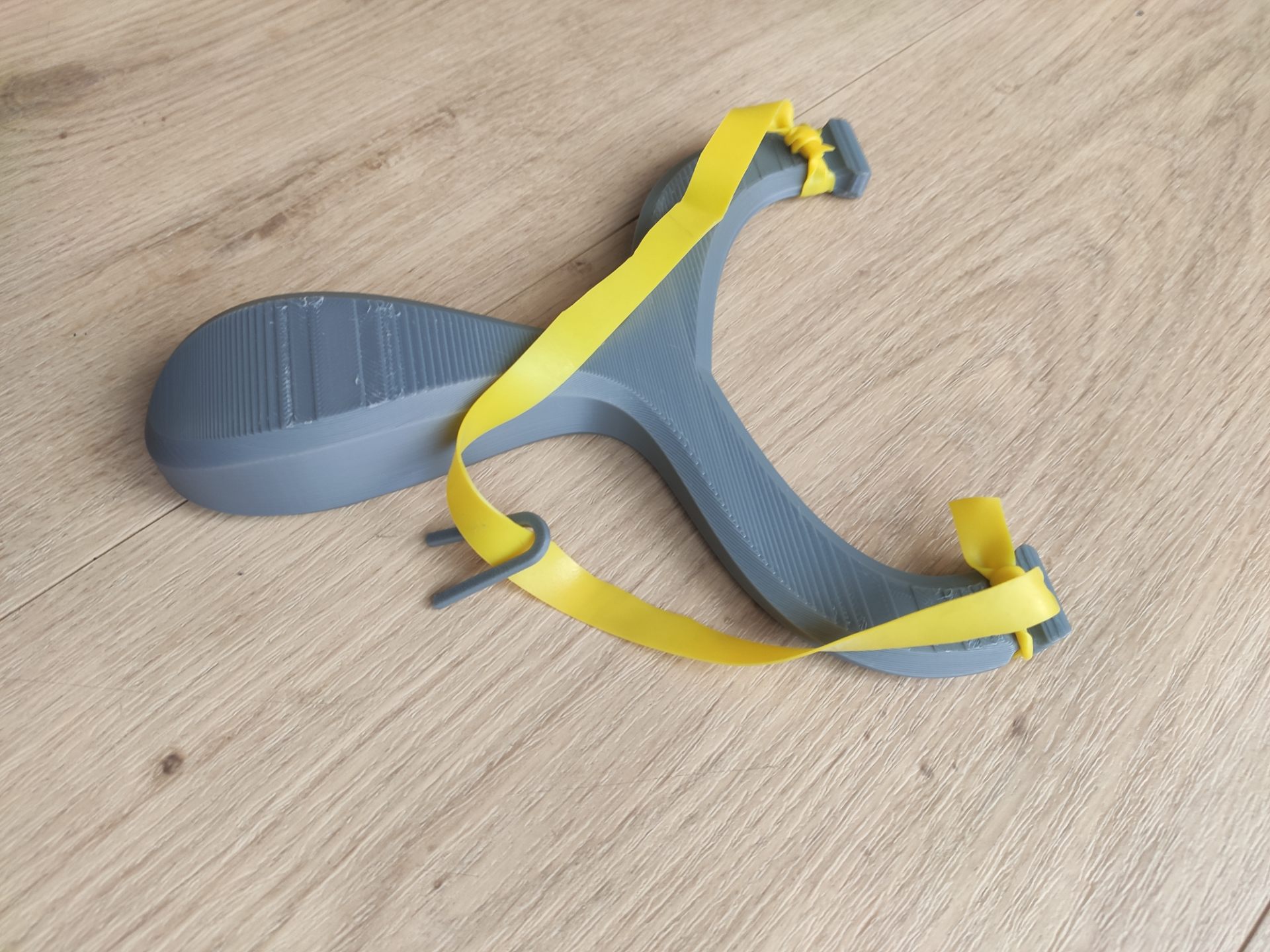 Simple Elastic Slingshot (Easy Print) Schleuder