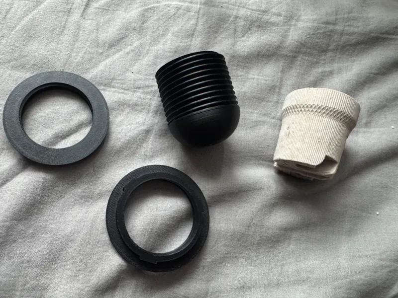 E27 lamp holder adapter for the ceramic patron. 