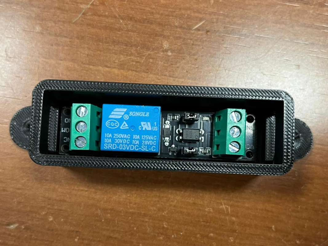 ESP32/Arduino Relay Box