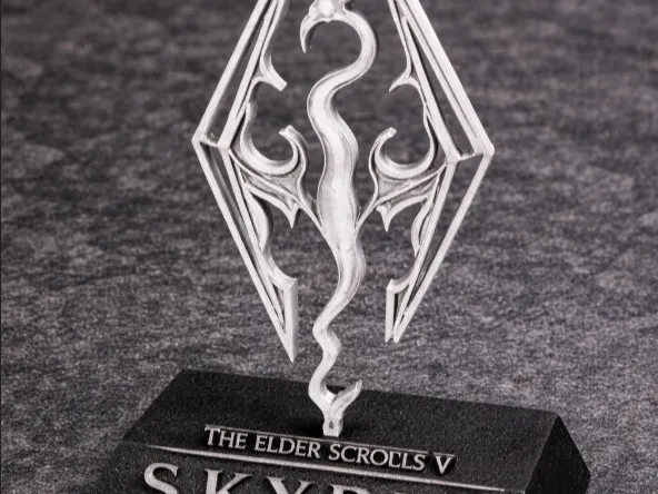 Skyrim : The Elder Scrolls V keychain.