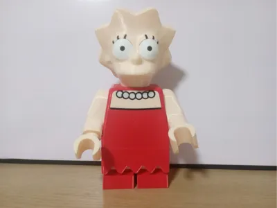 Lisa Simpson Giant Minifig
