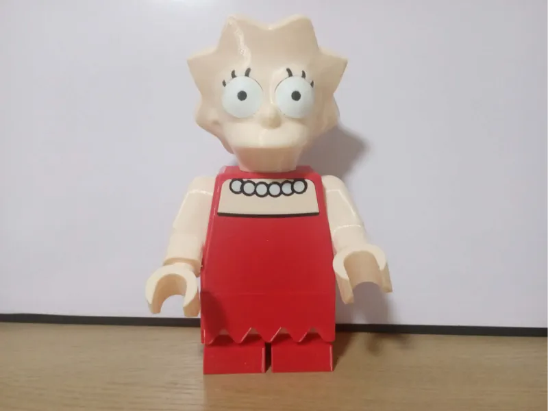 Lisa Simpson Giant Minifig