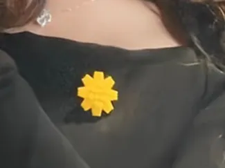 Arfaj flower brush