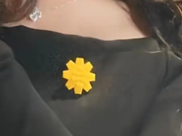 Arfaj flower brush