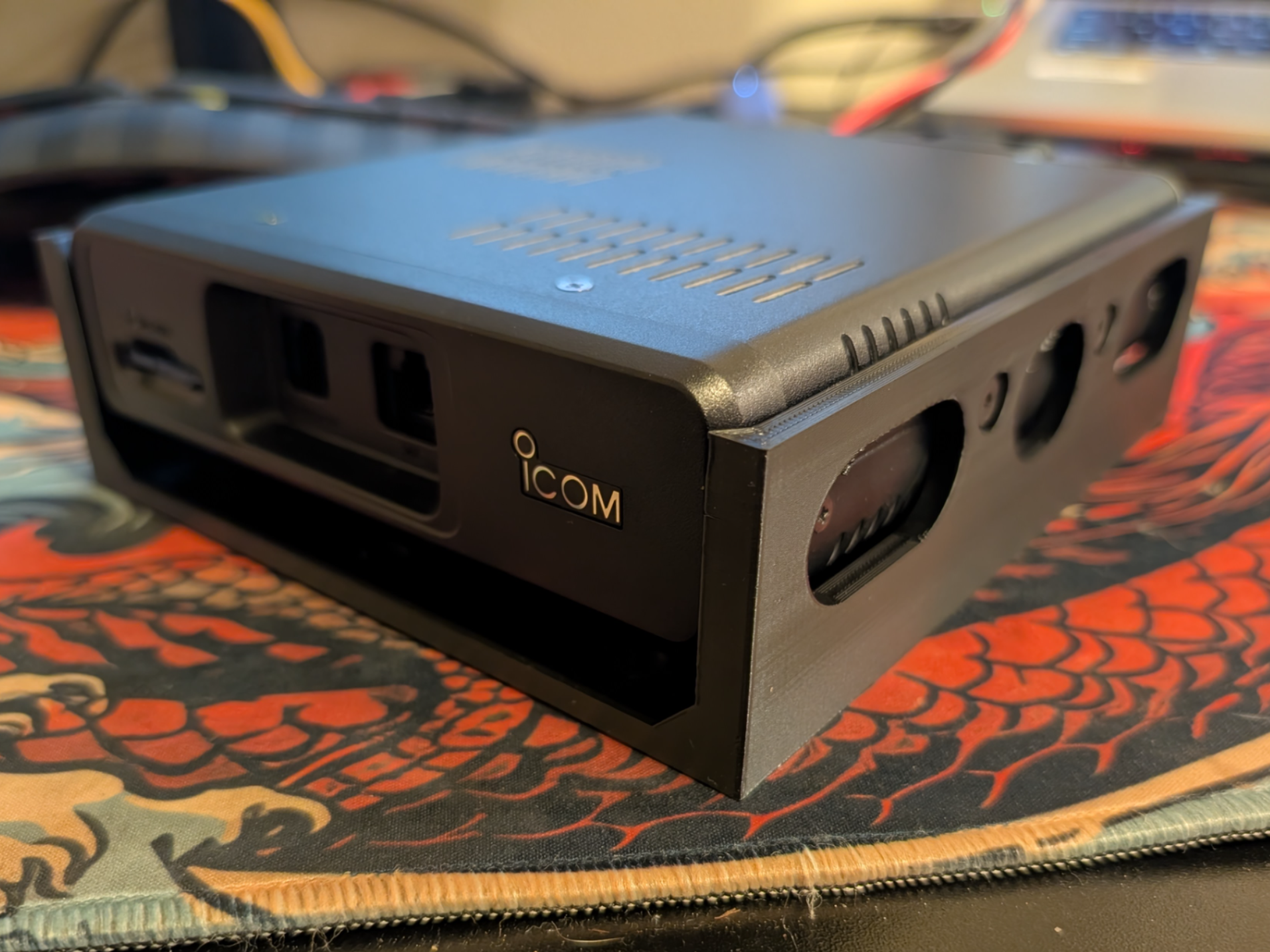 ICOM ID-5100 Raised Skeletonized Mounting Frame