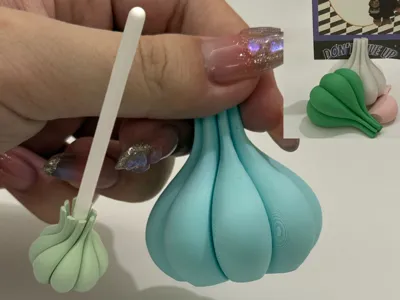 【Garlic Plate】Multi-functional Garlic Pen Holder, Memo Clip, Fridge Magnet, Fidget Toy
