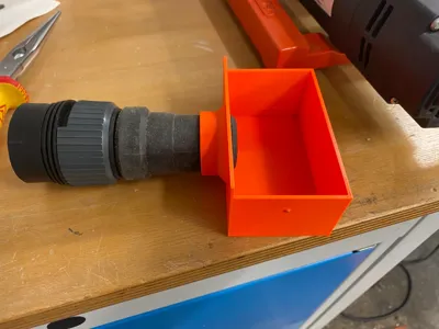 Makra KEG150 container w. extraction connection