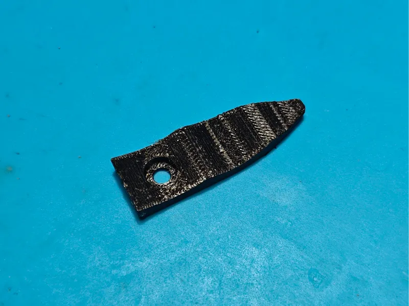 Karnivor tail