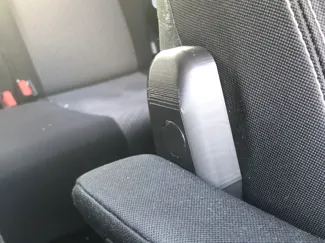 lower the armrest Toyota Verso-S 2014