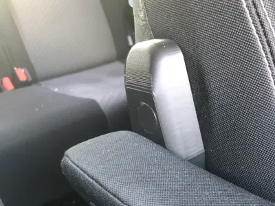 lower the armrest Toyota Verso-S 2014