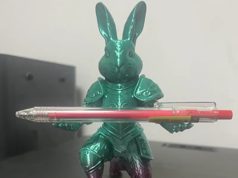 盔甲兔骑士笔筒