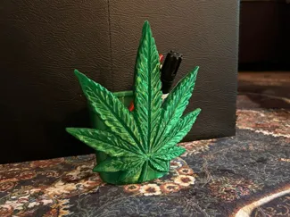 Cannabis Pen holder