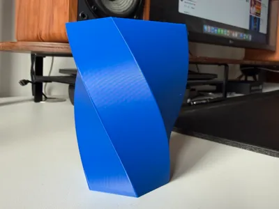 Desktop pen holder