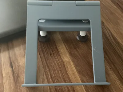 adjustable laptop stand