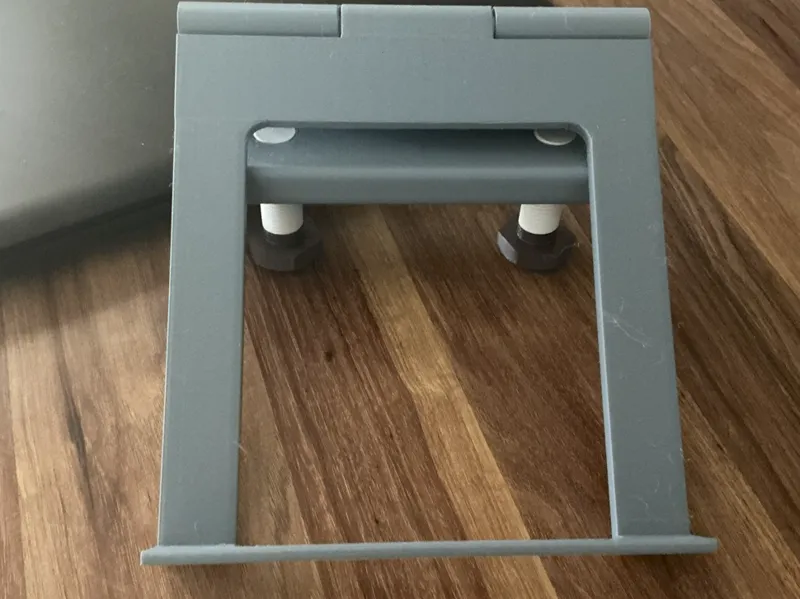 adjustable laptop stand