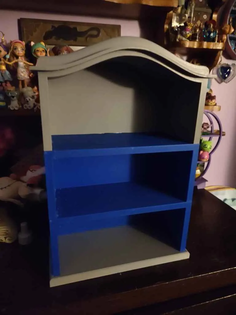 Stackable Shelf of arbitrary height