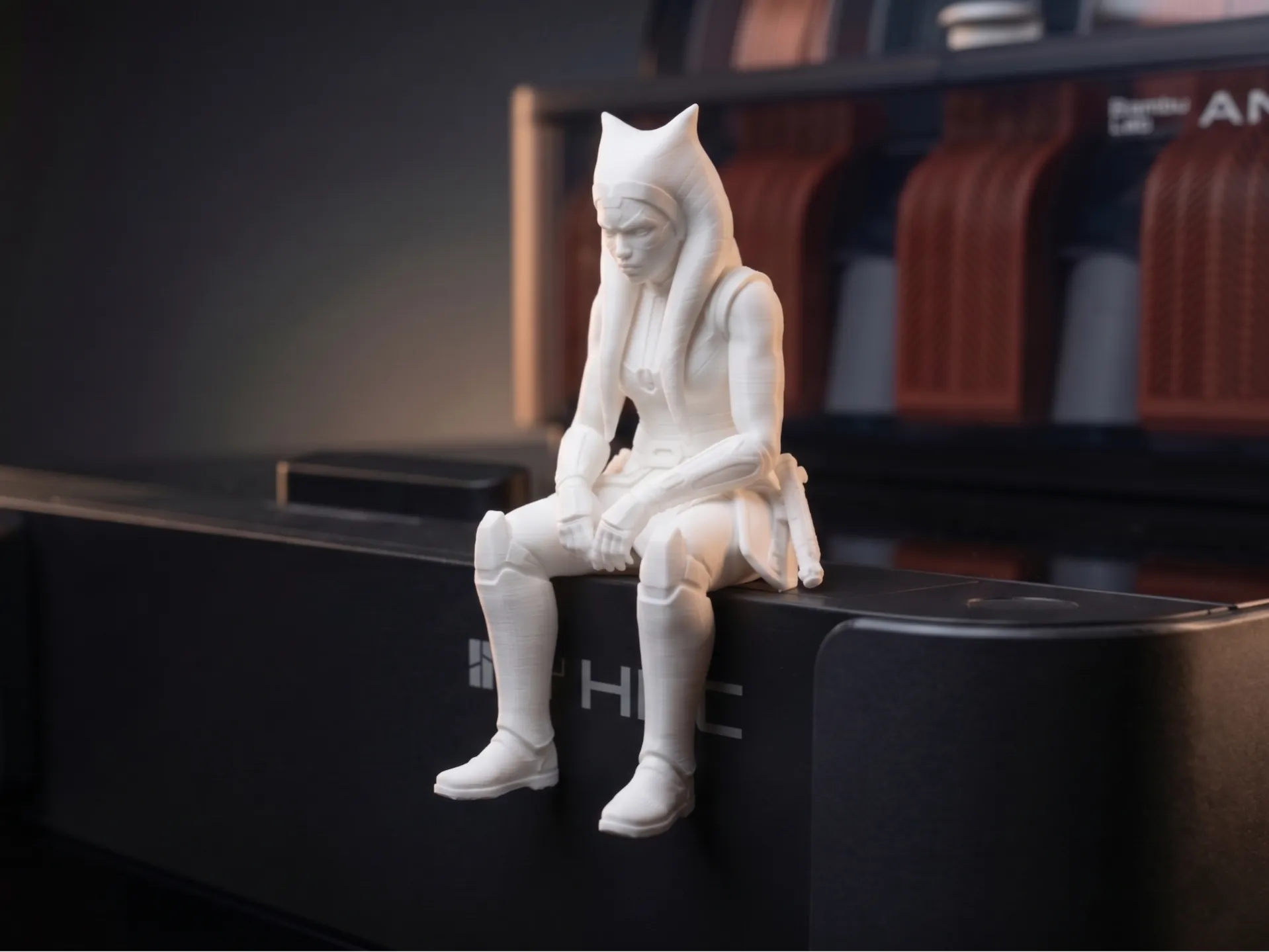 Ahsoka Tano Triste - Sentada Contemplativa 