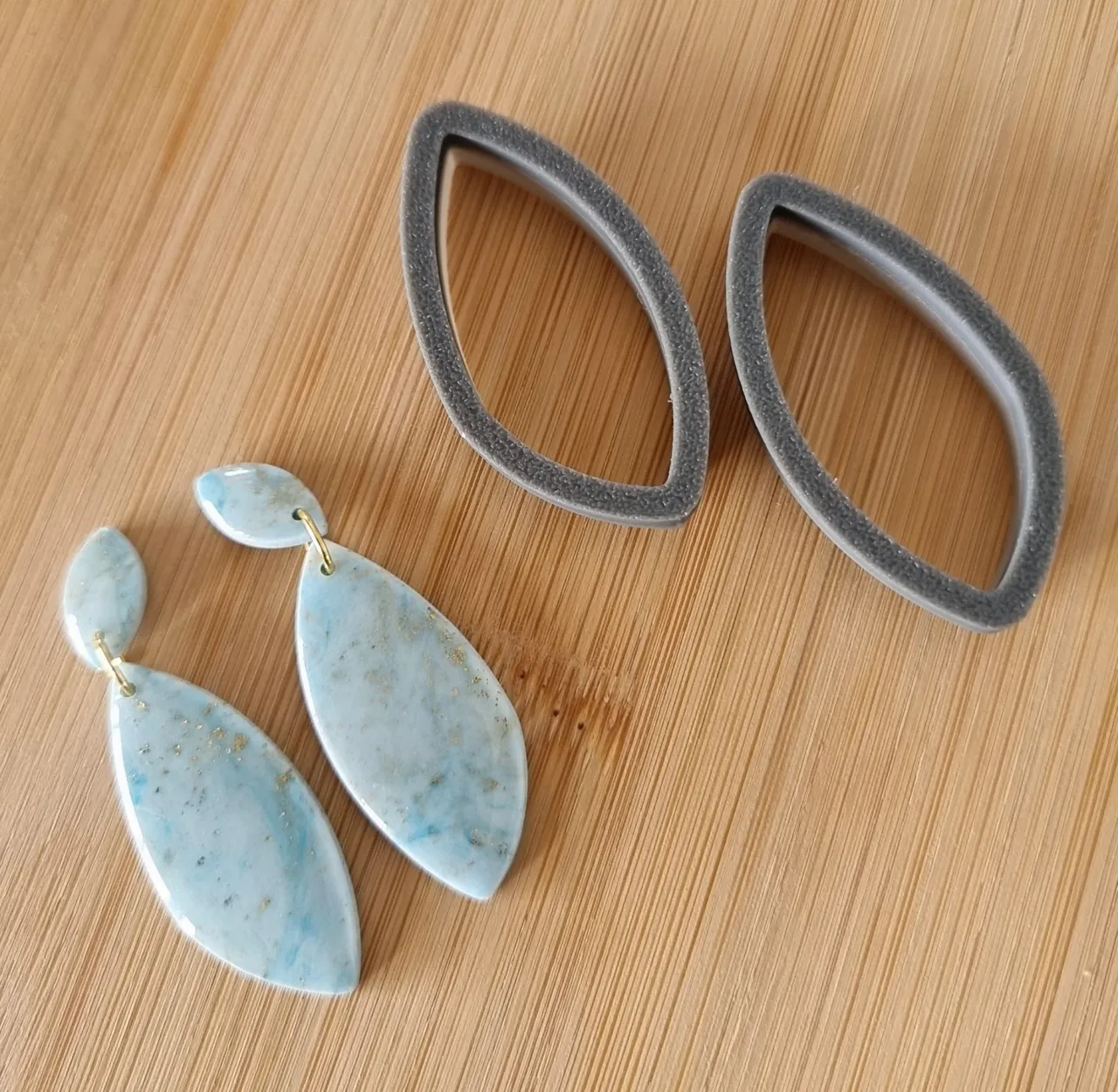 Clay earring cutter view 3