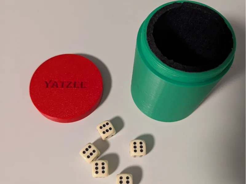Reisewürfelbecher für Yatzee/Kniffel
