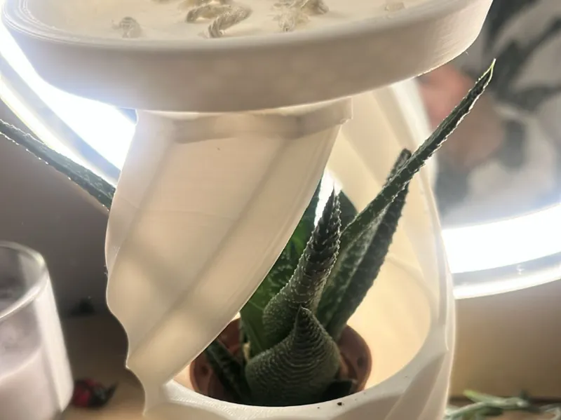 gravity planter